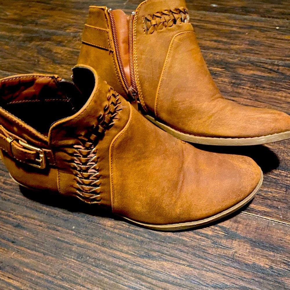 Womens booties size 6.5